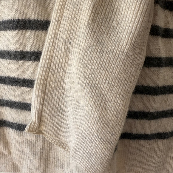 Cute, Striped Aqua Cashmere Tunic-Length Sweater, Crew-Neck, Cream/Black, Wom. M - Picture 9 of 10
